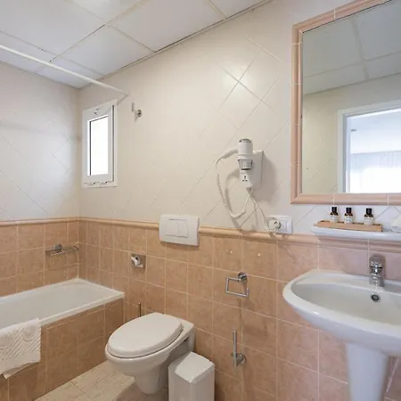 Apartamento 1 Con Terraza Y Piscina En Apartament *