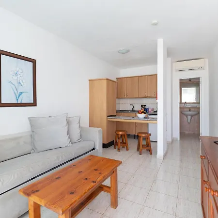 Apartamento 1 Con Terraza Y Piscina En Apartament *